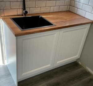 KITCHEN LAUNDRY CABINETS 2PAC INSTALL JOINERY TIMBER BENCH TOPS