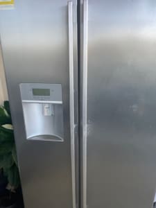 Westinghouse Large Stainless Steel fridge / freezer