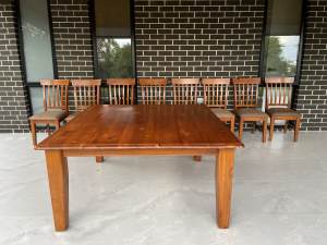 8 seats timber dining table