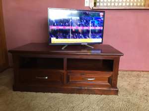 TV Cabinet with 80cm tv included