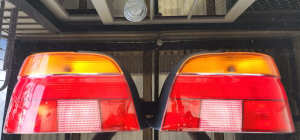 BMW 5 SERIES E39 SEDAN TAIL LAMPS - FACTORY ORIGINAL (PRE-FACELIFT)