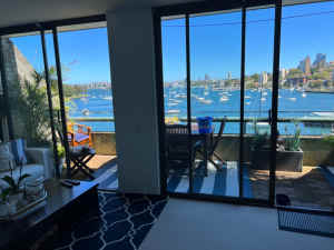 Room to rent in harbour-Neutral Bay