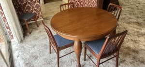 Dining Table Round Solid Oak with 5 Dining Chairs