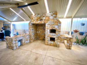 Outdoor Kitchens/BBQs/Pizza Ovens/Bread Ovens 