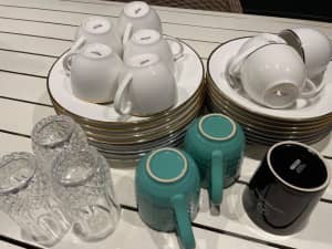 Dinnerware, glassware & mugs