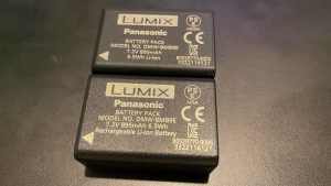 Batteries for Lumix FZ cameras charger (BMB9)