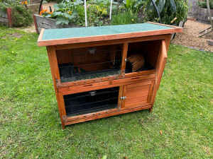Free! (pending pickup) Two storey Guinea pig hutch
