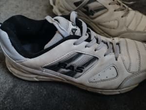 BAS Cricket shoes Boys Sizes 7UK and 8US