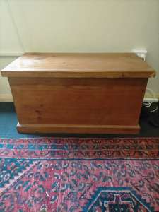 Wooden chest 70x950x500 cm