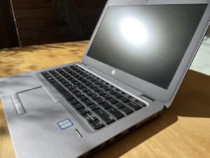 HP Notebook Huge Storage EliteBook 820 G3 Compact Flexible Windows 10