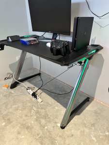 Gaming desk