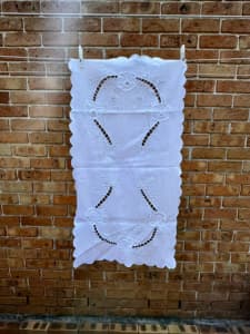 Vintage White Linen tablerunner 90 x 48cm