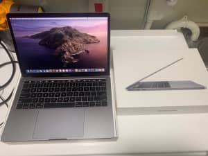 MacBook Pro 13 inch 2019 model 256gb Touch Bar with receipt&box