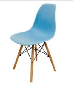 2 Replica Eames chairs - KIDS