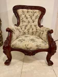 ANTIQUE ARMS CHAIR GREAT CONDITION