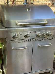 4 burner gas bbq including bottle Hassall Grove