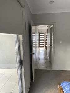 Room for rent available in Zillmere