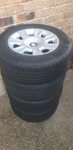 ALLOY WHEELS AND TYRES OFF BMW 2003 525i