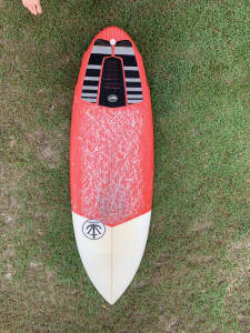 Surfboard 5’8”