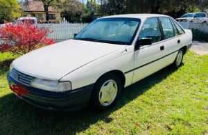 1990 Holden VN V6 5 Speed Manual Sedan