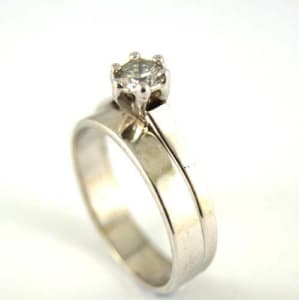 18ct White Gold Ladies Diamond Diamond Ring Size P