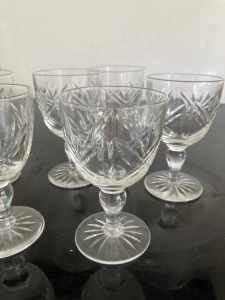 Set cut crystal glasses