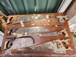 Collection of old saws 