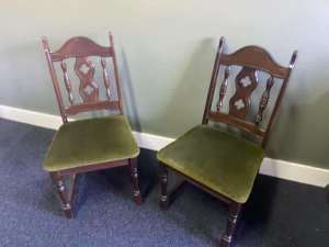 4 x Gorgeous Vintage Style Chairs. Great Condition. Pickup Colebee