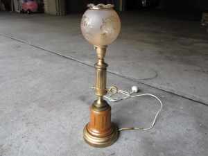 Vintage looks table lamp .