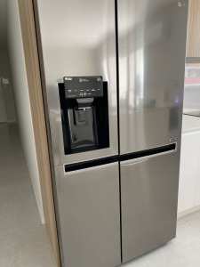LG fridge, perfect condition! Need gone asap
