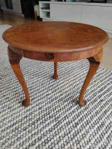Small round table with Queen Anne legs