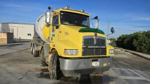 Kenworth T359 8x4 cab chassis