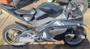 Wrecking Yamaha YZFR125  2009 As Per Images Most Parts