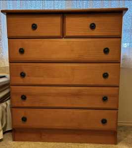 Chest of drawers excellent condition, very well made