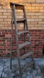 Old LT Kennett Ladder