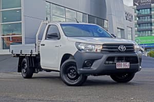 2017 Toyota Hilux TGN121R Workmate 4x2 White 5 Speed Manual Cab Chassis