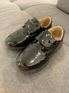 $15,Brand new kids leather shoes