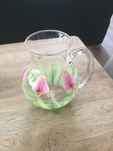 Tulip jug hand painted very good condition