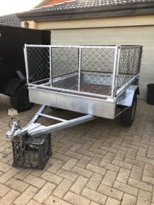 Unlicensed 6x4 full cage trailer in good condition