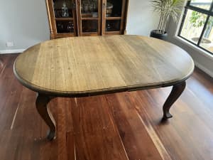 FREE Antique extendable timber table $200 pick up only