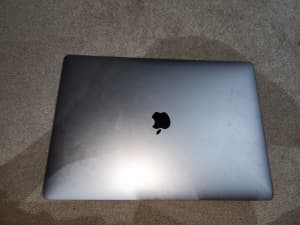 Macbook Pro 2016 - $400