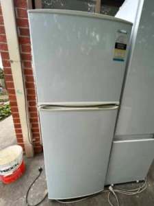 $ 280 liter Samsung fridge / freezer