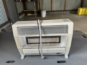 everdure brigadier gas heater 25MJ for sale 