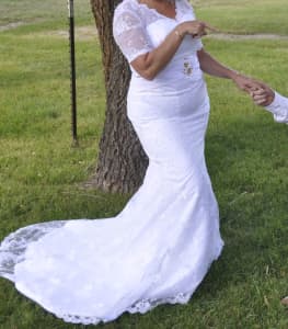 Wedding Dress~ Stunning White Lace Silk Size 16 -18 Beautiful Dress