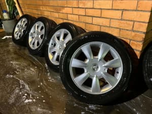 Holden Commodore 17 Inch Alloy Wheels with Excellent Tyres *Delivery*