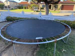 Vuly Trampoline 12ft Used and Dismantled 