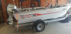 4.2 BLUEFIN MANGROVE JACK ON EASYTOW TRAILER WITH A 40 HP 4 STROKE 