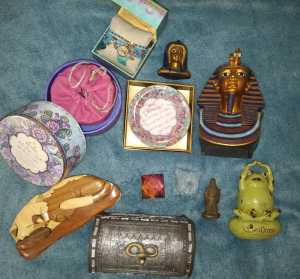 Ornament/decor lot of 10: Ancient Egyptian, Intrisic items more