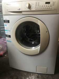 Eletrolux 8kg front loading washing machine
