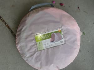Kids pop up tent in good condition